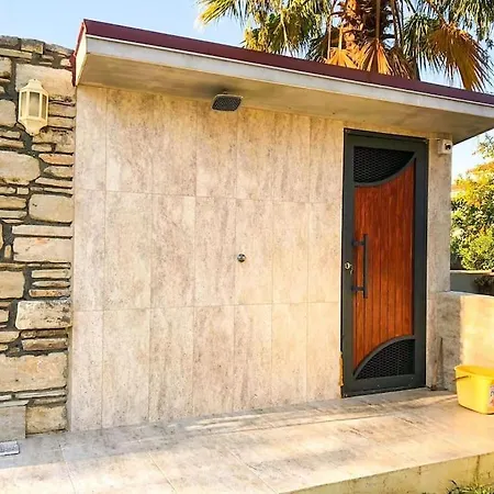 Villa Tas Center ,detached Garden & Pool *