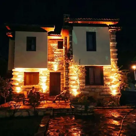 Tas Center ,detached Garden & Pool Villa